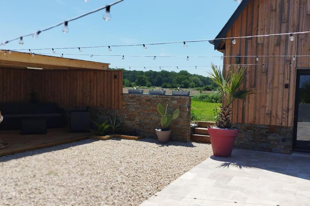 Chalet Industriel Avec Filet Et Spa Sorigny Kültér fotó